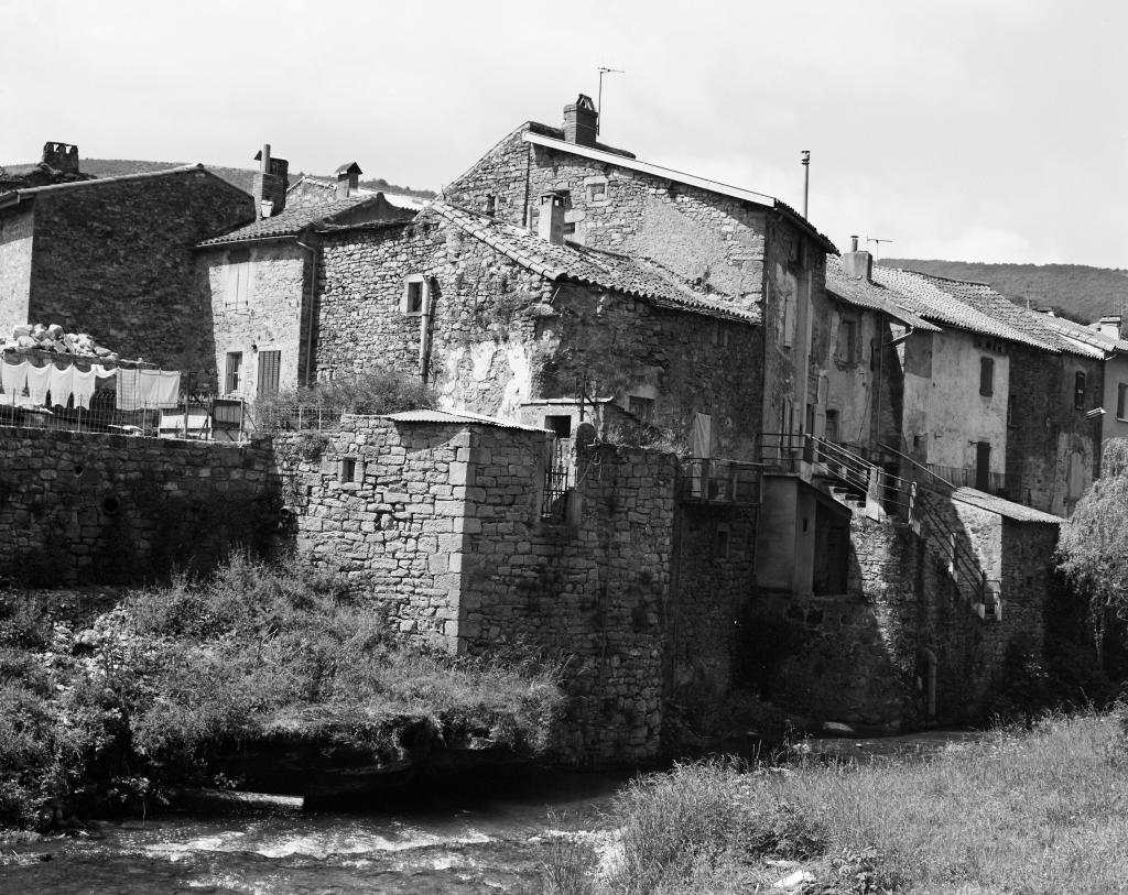 village et castrum