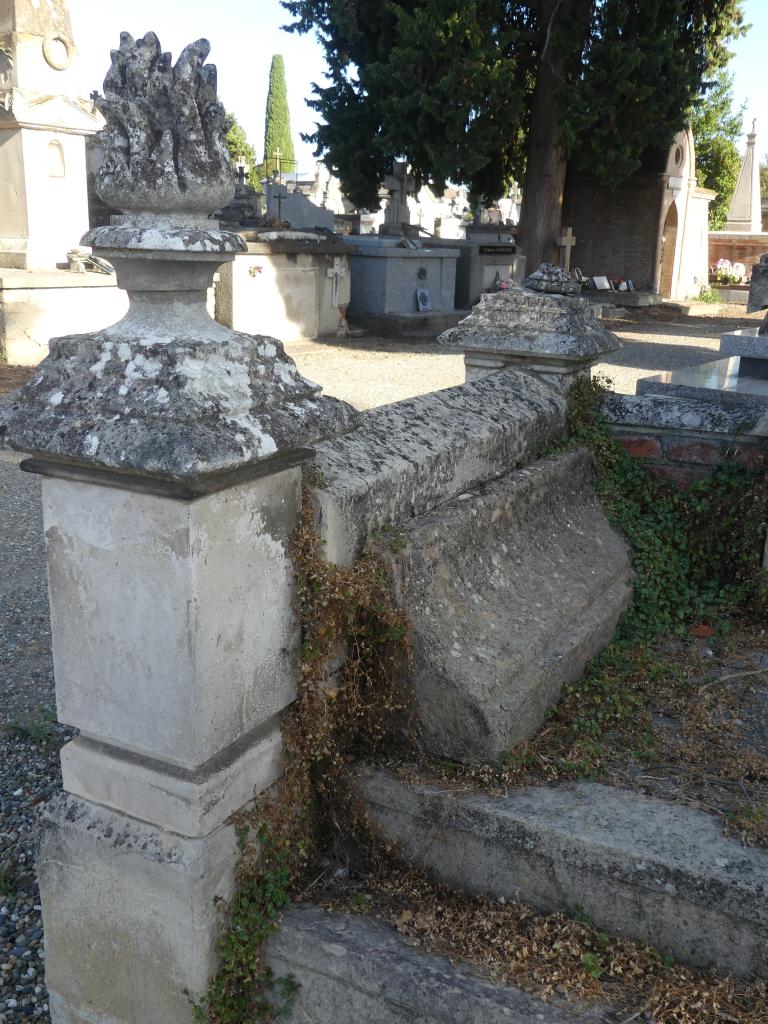 tombe, trapèze B, couronne, n°245, tombeau de Jean et Emile Gibert