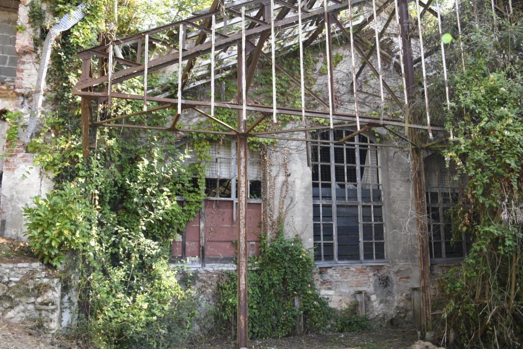Ancien moulin à foulon et à farine, puis ancien moulin à papier, puis ancienne usine à papier Janole et Bergès achetée par la société Lacroix (Riz-Lacroix) - Mazères-Nord
