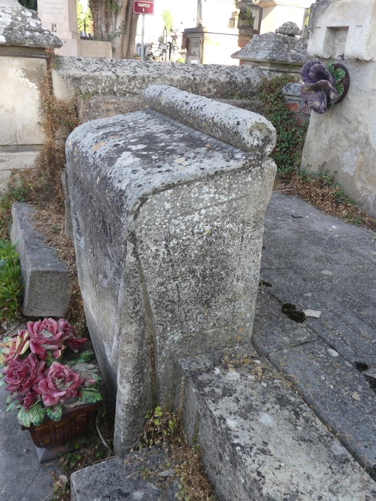 tombe, trapèze B, couronne, n°245, tombeau de Jean et Emile Gibert