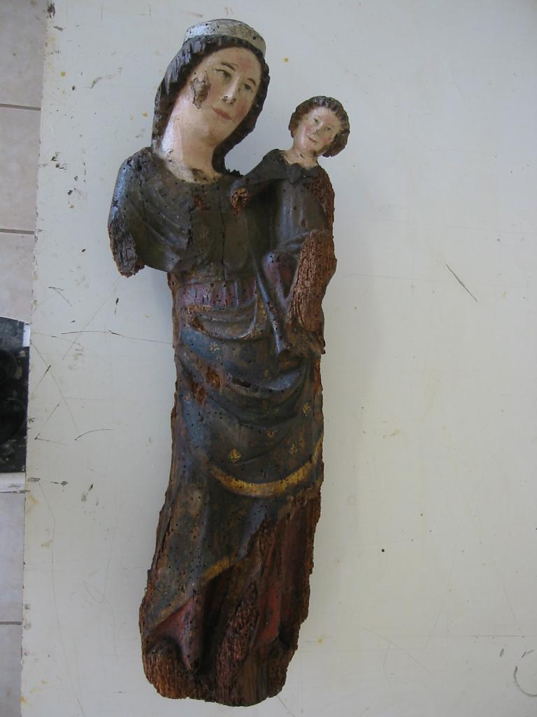 statue : Vierge à l'Enfant
