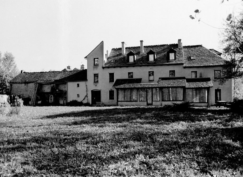usine de papeterie, moulin à foulon, moulin à farine, filature (de laine) dite Papeterie Jaffard, Filature Roche, puis Tannerie Brunel
