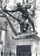 monument (monument commémoratif), du capitaine Menard