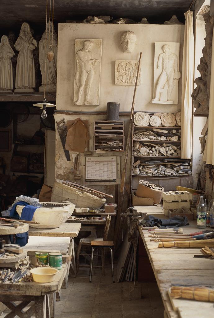 usine de céramique, manufacture d'ornements en terre cuite Giscard
