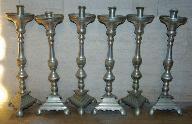 six chandeliers d'autel