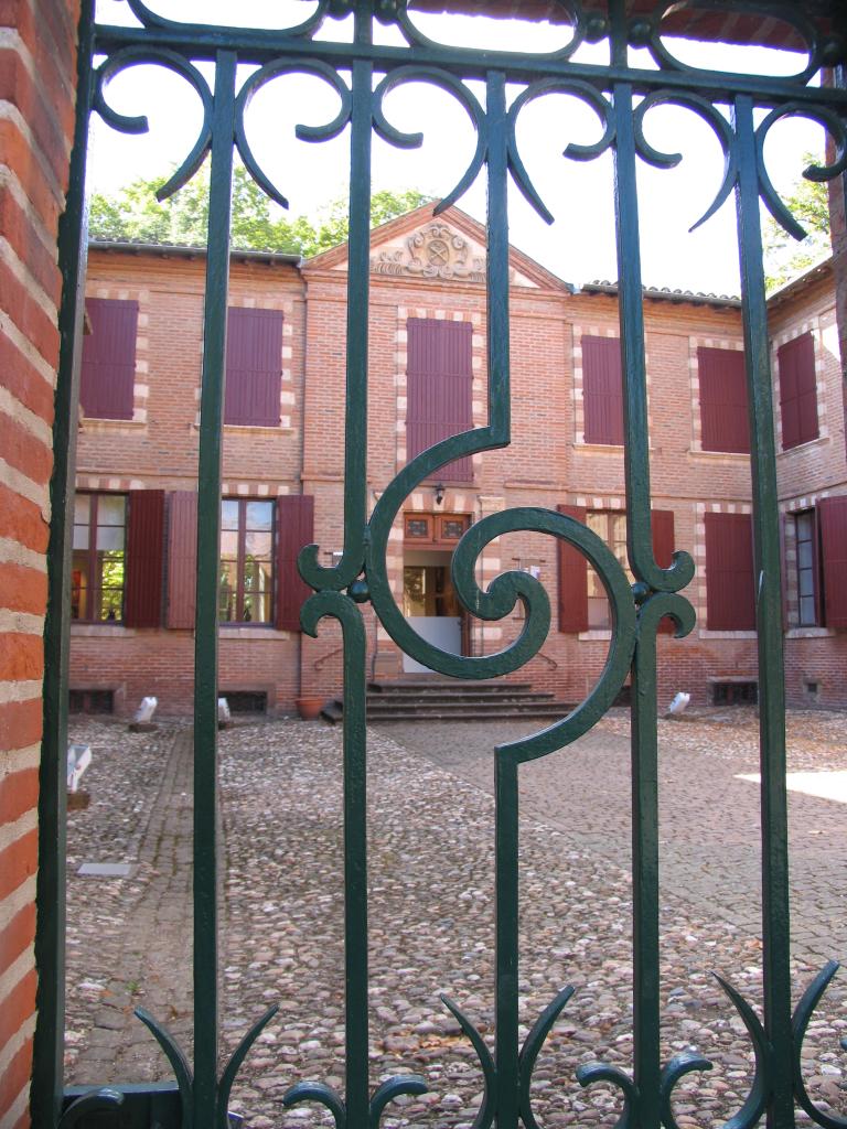 hôtel actuellement bibliothèque municipale Rochegude