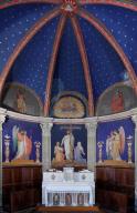 peintures monumentales : l'Eucharistie se liant au Calvaire.