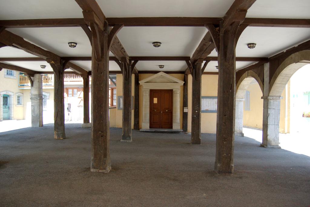 marché couvert et mairie dits halle-mairie