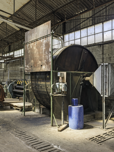 usine textile (usine de drap) Sicard et Prades, puis Sicard et Théron, puis Bernat, actuellement tannerie Valeix