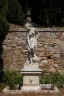 Statue : Vénus sortant du bain