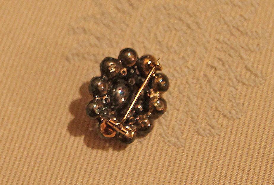 Broche ovale