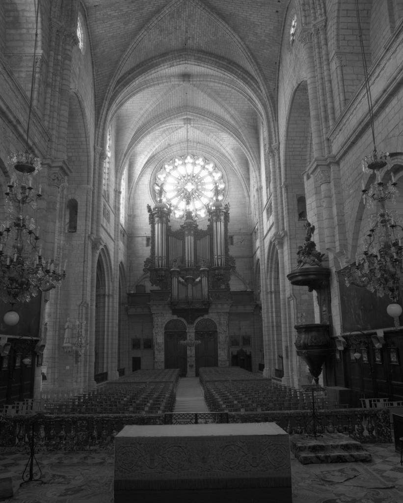 Ancienne cathédrale Saint-Nazaire et Saint-Celse, actuellement église paroissiale