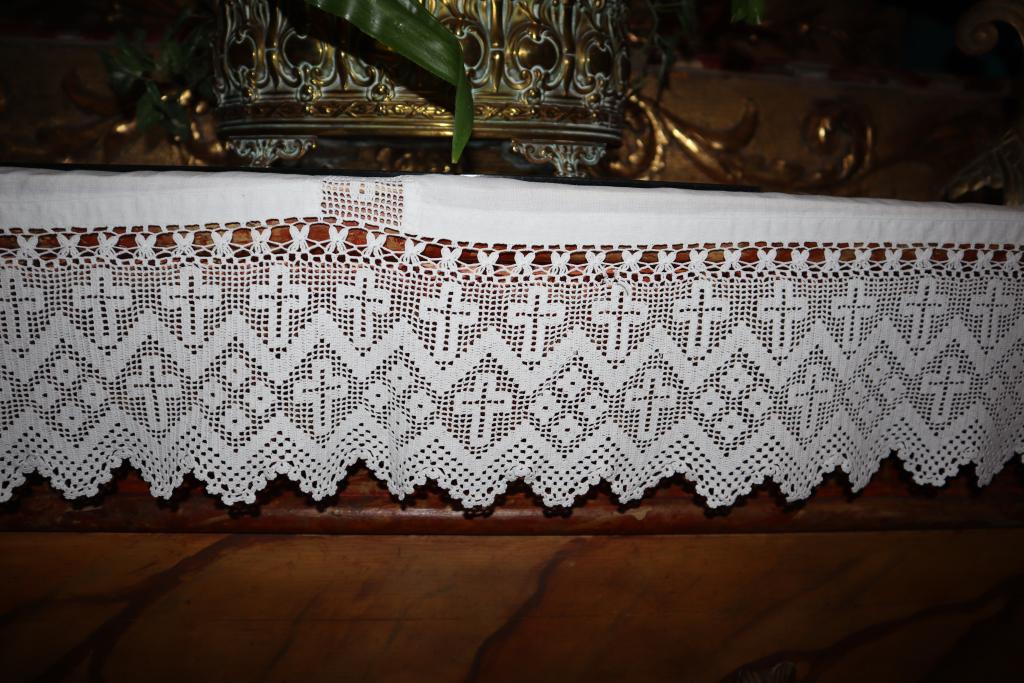 Ensemble de vêtements et ornements liturgiques