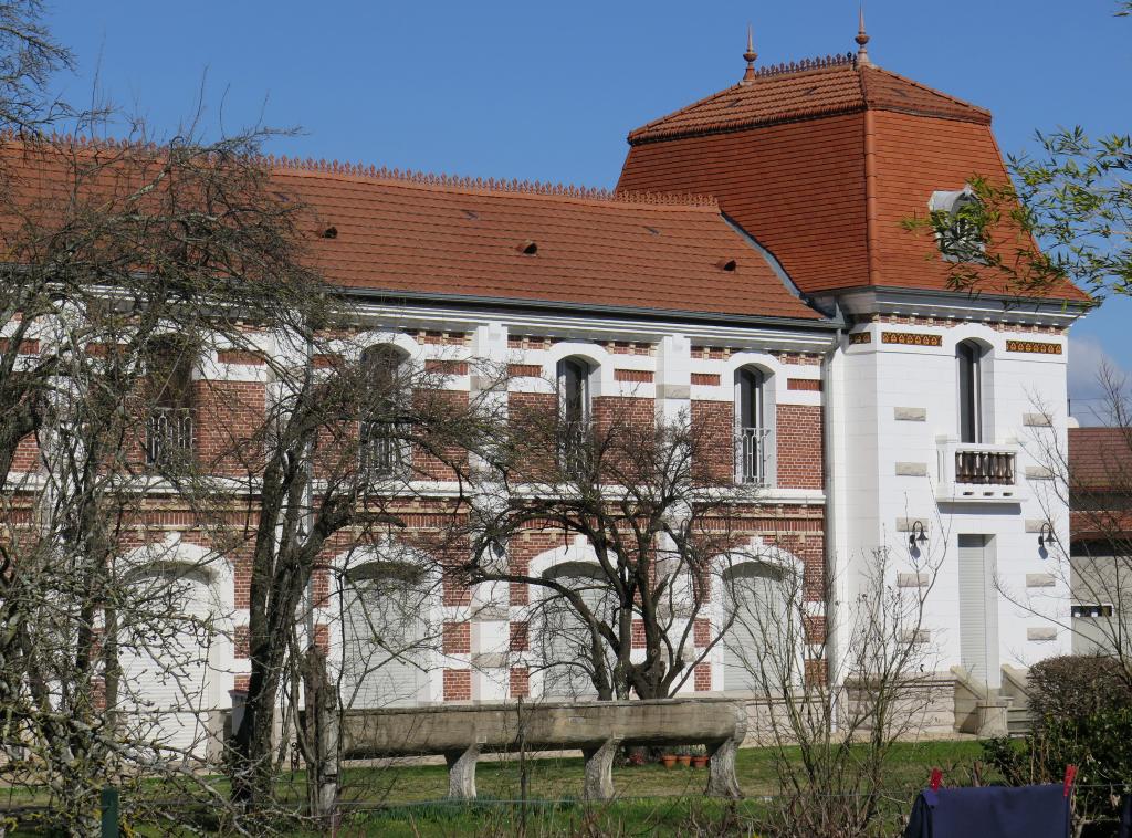 écuries de la Villa Oustau