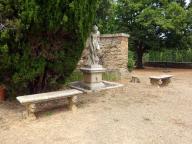 Le mobilier du jardin de l'abbaye de Fontfroide