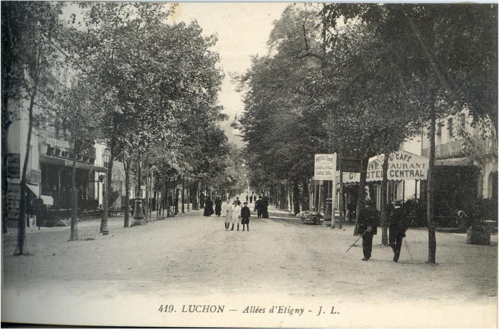 rue dite allée des Bains puis d'Etigny