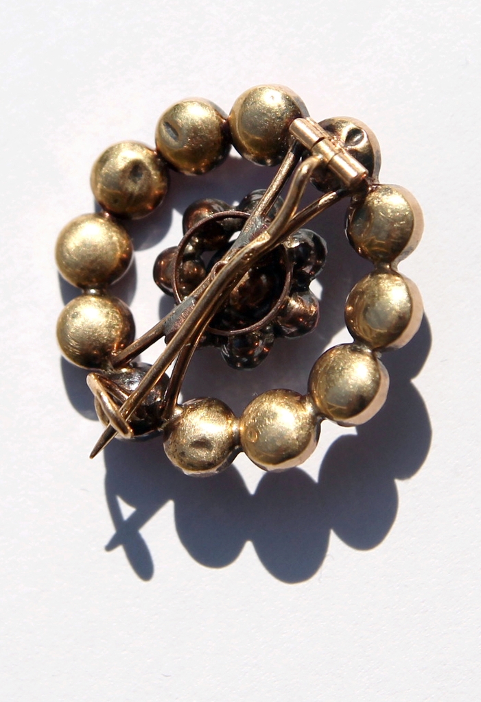 Broche ronde