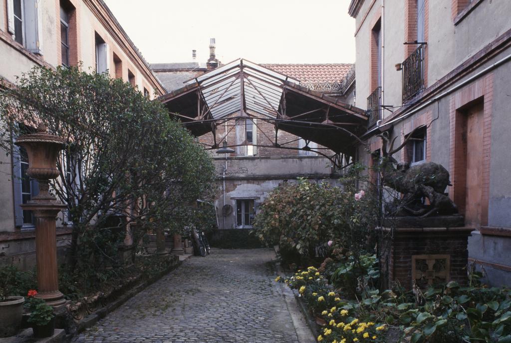 usine de céramique, manufacture d'ornements en terre cuite Giscard