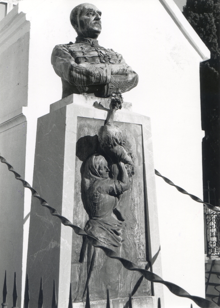 monument de Léon Dieude