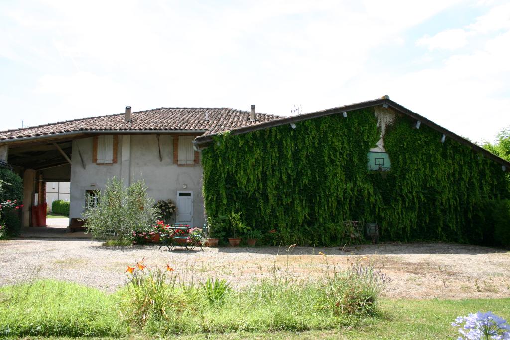 ancien magasin de commerce, débit de boissons et maison, actuellement maison