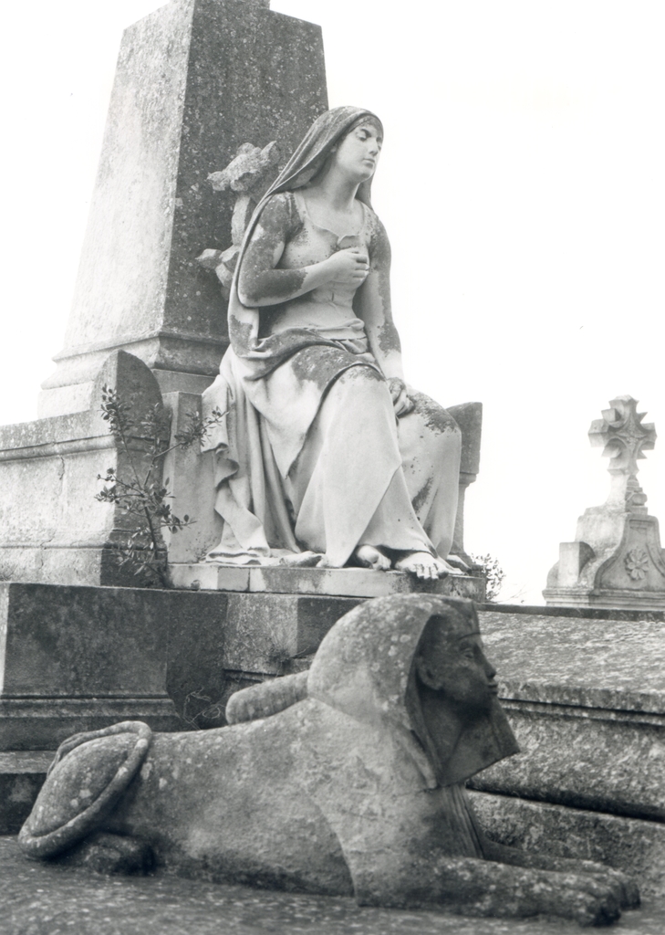 monument funéraire de la famille Crozals Gely