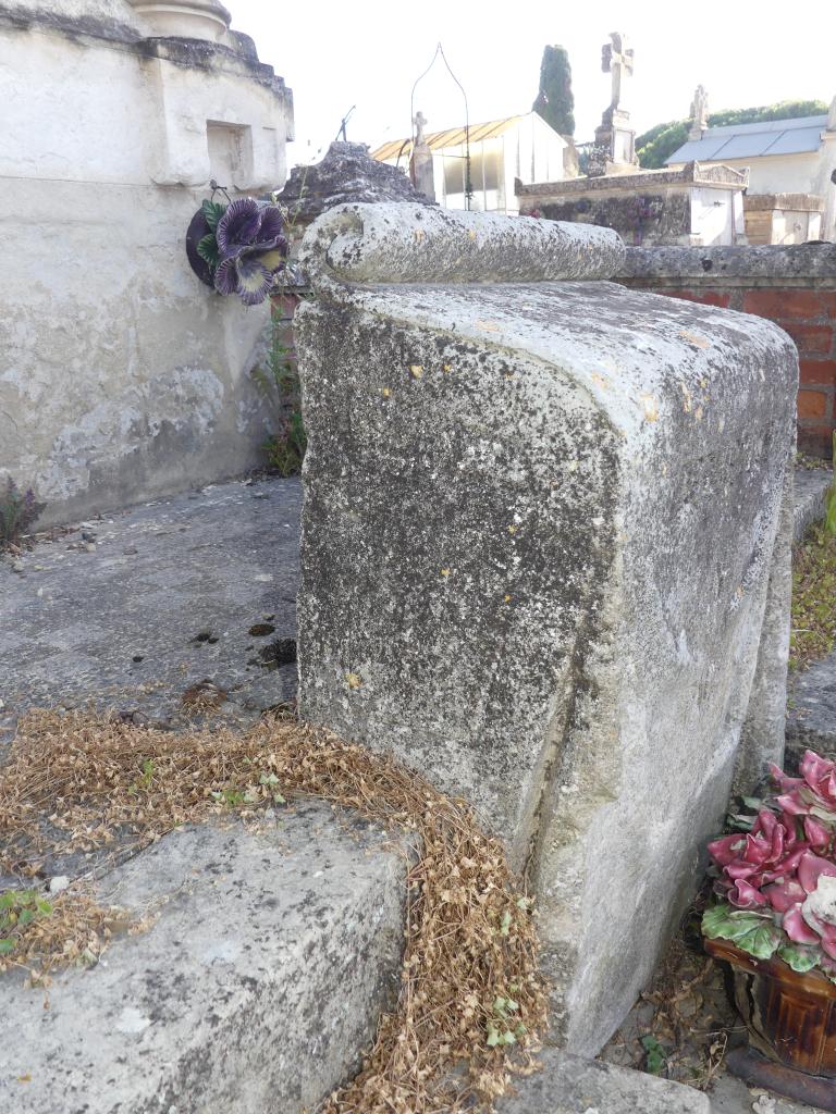 tombe, trapèze B, couronne, n°245, tombeau de Jean et Emile Gibert