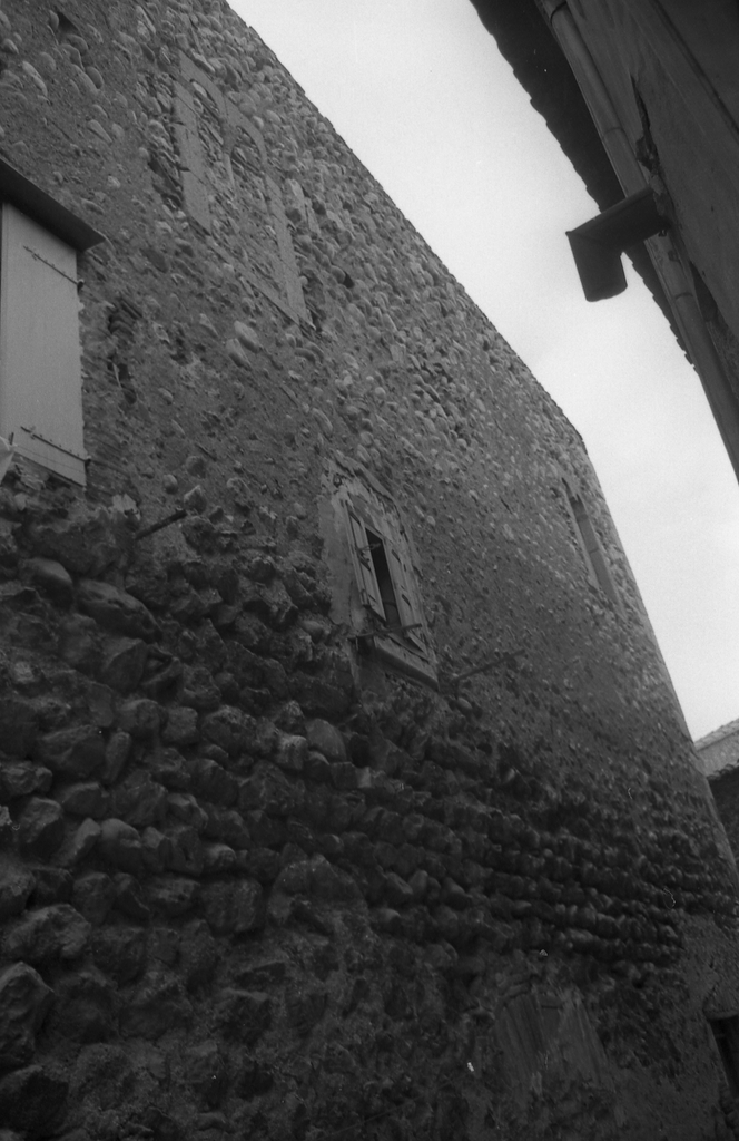 Demeure (vestiges d'une maison médiévale)