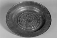 Paire de plats de quête