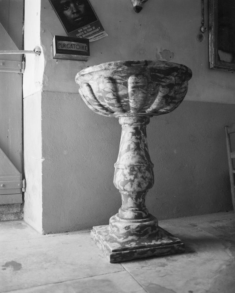 bénitier (bénitier sur pied)