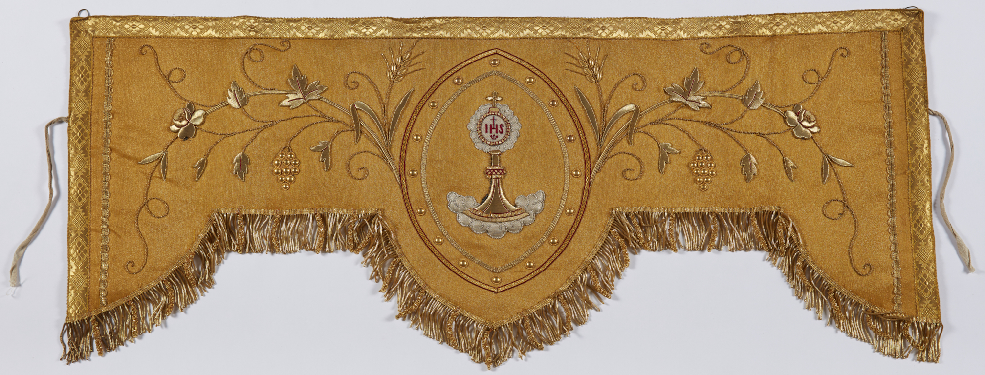 dais de procession or