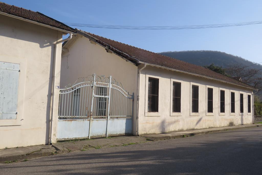 fabrique de peigne en corne Cochez dite Société moderne du peigne, puis Chaussonnet, puis Laffont ; atelier de confection JB Création