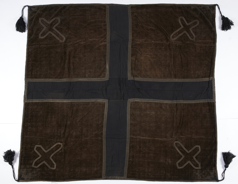 drap mortuaire marron
