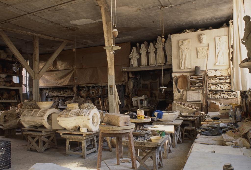 usine de céramique, manufacture d'ornements en terre cuite Giscard