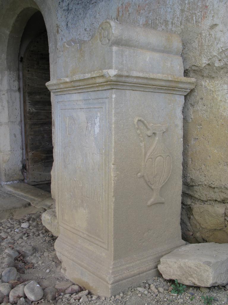 stèle (cippe)