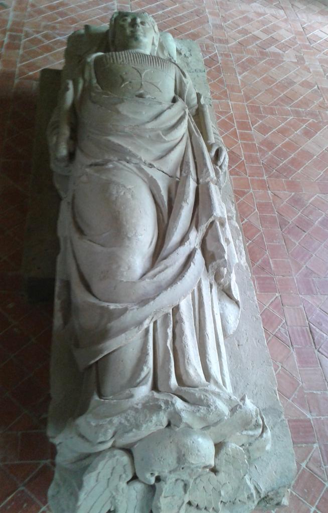 tombeau : gisant d'Anne de Genouillac