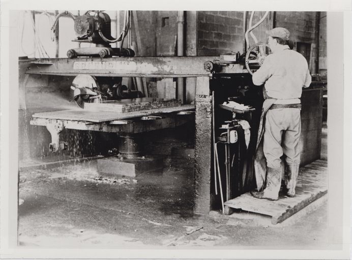 Carrière de marbre et usine de taille de matériaux de construction Anglade, puis Fougerolles, actuellement La Pierre de France