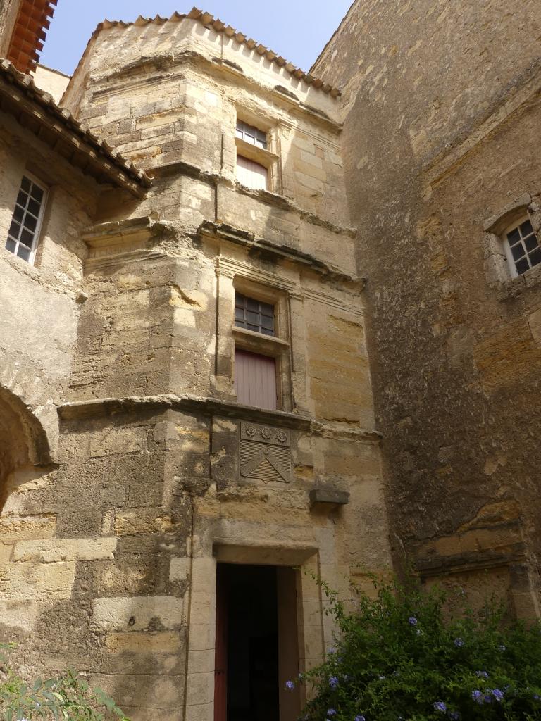 Tour polygonale de l'escalier en vis, élévation sur cour.