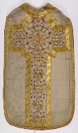 Chasuble argent avec étole, voile de calice, paire de dalmatiques et chape