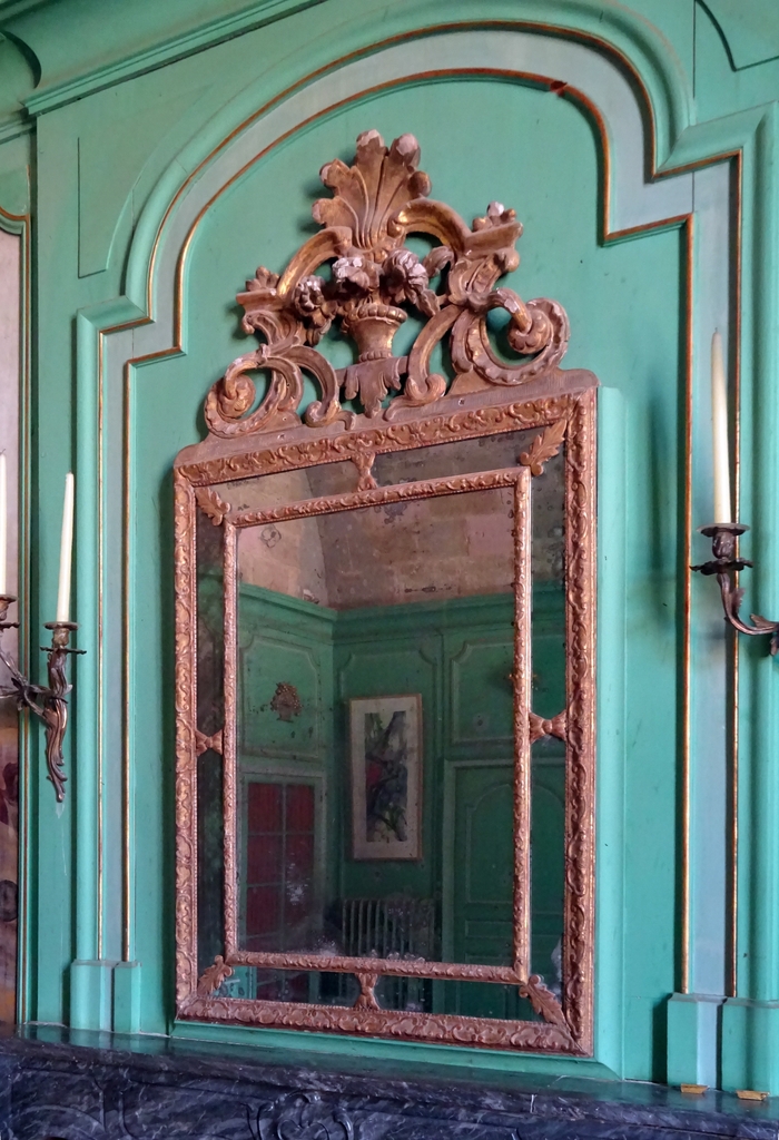 Le mobilier du salon vert