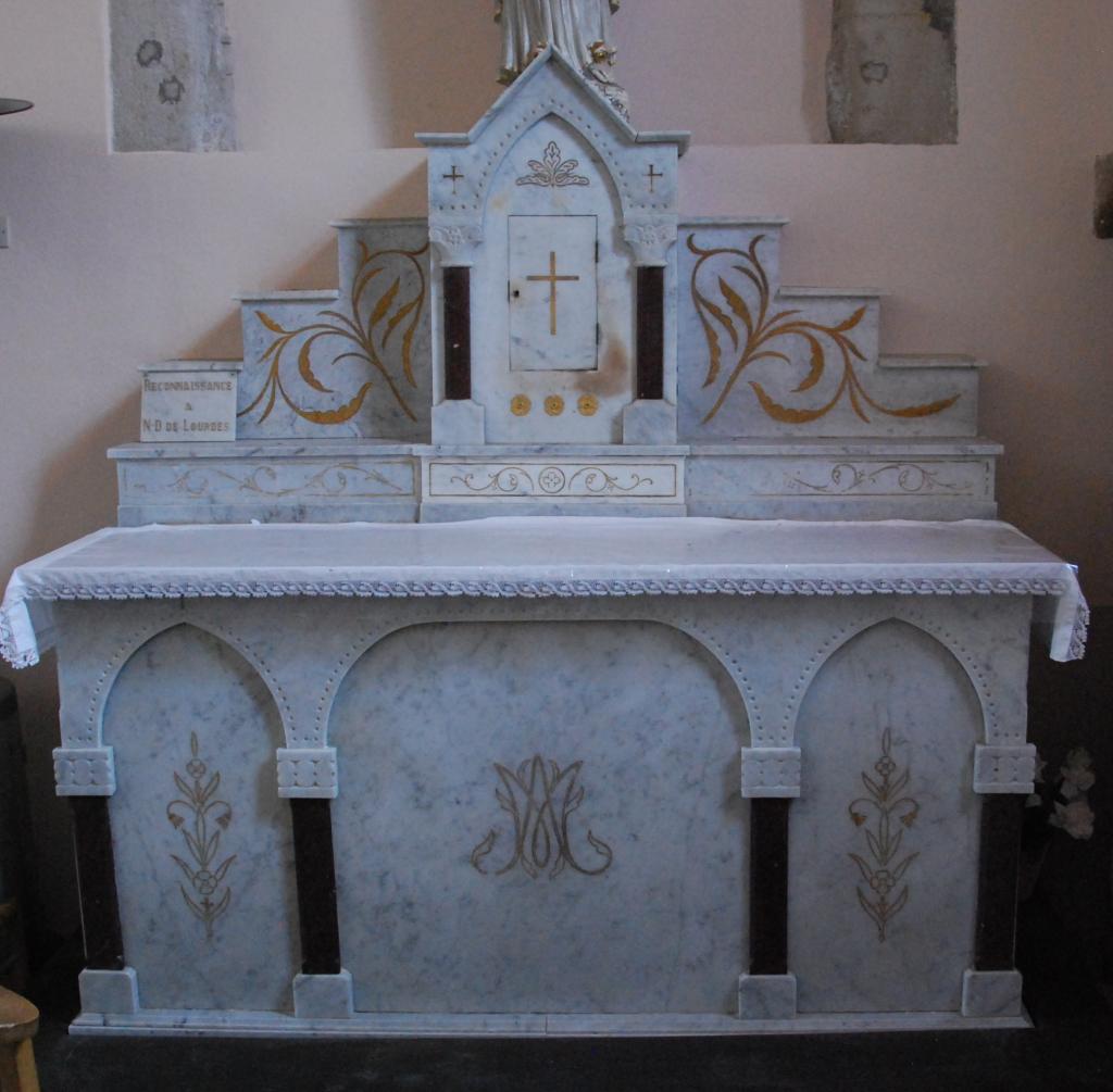 ensemble des deux autels secondaires du Sacré-coeur de Jésus et du Sacré-coeur de la MArie, de style néo-classique : autels, tabernacles