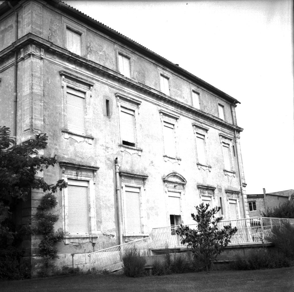 Demeure