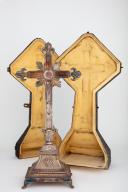 croix-reliquaire et sa boîte