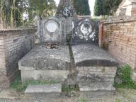 tombe de Léon Dehollain et de Clémence Combes, trapèze B, couronne, n°69 et 68 bis, n°145
