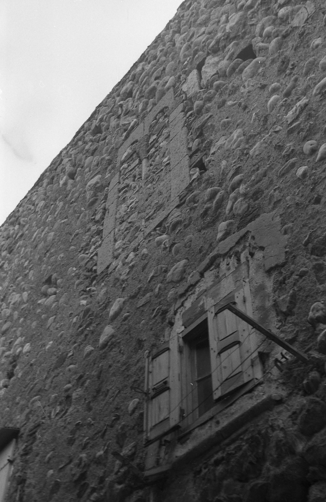 Demeure (vestiges d'une maison médiévale)