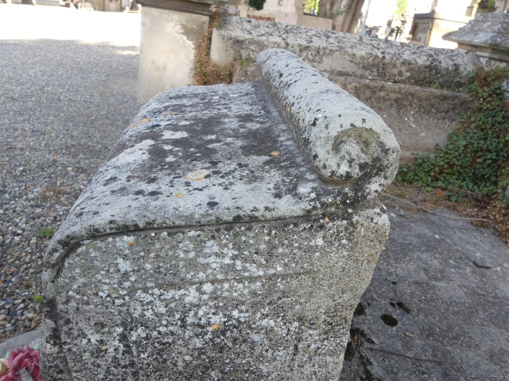 tombe, trapèze B, couronne, n°245, tombeau de Jean et Emile Gibert
