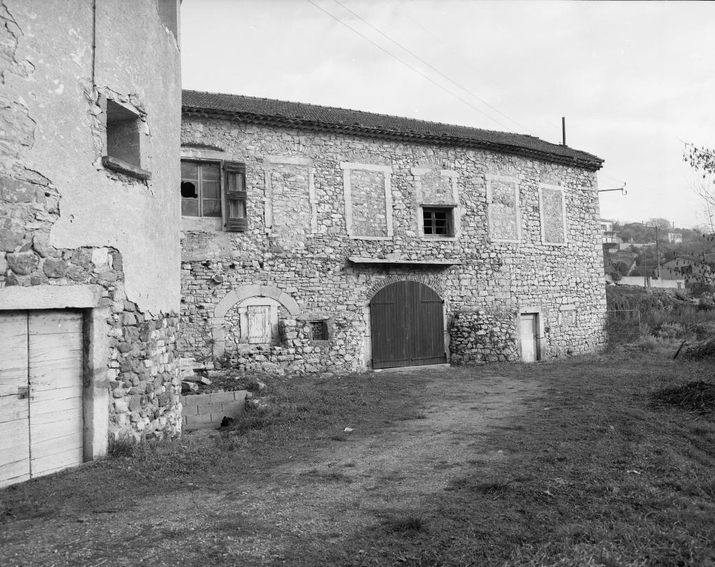 moulin à blé, usine de colles, filature et moulinerie de soie, puis tannerie Jean Soulier