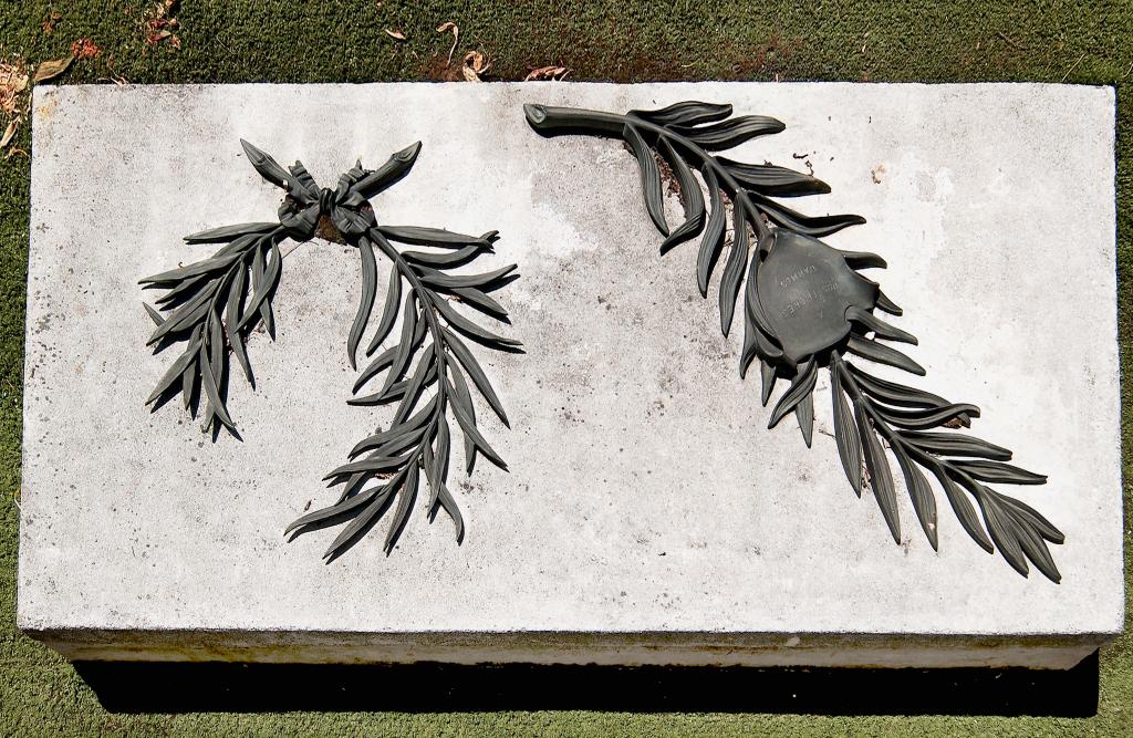 monument aux morts de la guerre de 1914-1918, de la guerre de 1939-1945 et de la guerre de 1954-1962