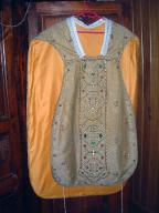 chasuble, étole de clerc : ornement or