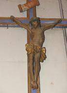croix de procession et statue : Christ en croix