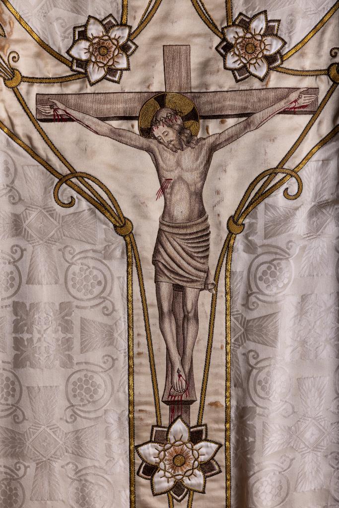 chasuble blanche
